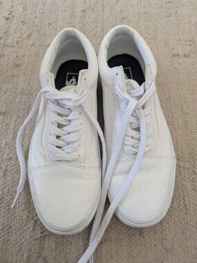 BNWOT Mens White Vans